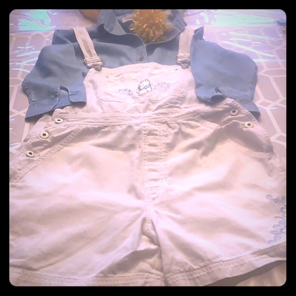 🌸Winni the Pooh overall shorts med🌸